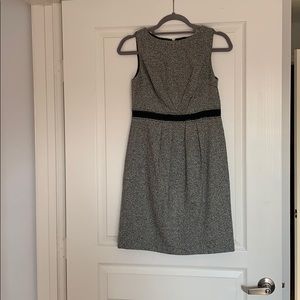 Black  sleeveless fitted dress great for work!